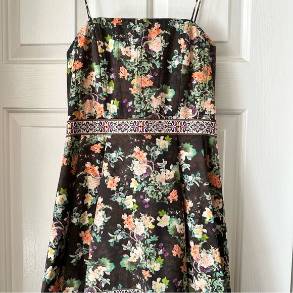 Alice + Olivia Florence Gown - Picture 5 of 11